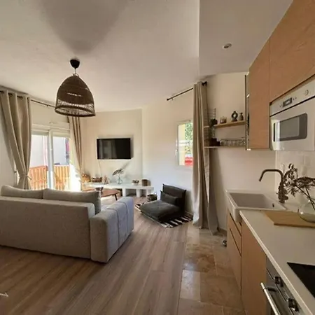 公寓 3 Pieces, Spacieux En Plein Centre *