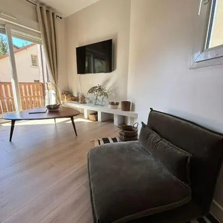 Apartment 3 Pieces, Spacieux En Plein Centre *