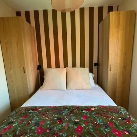 דירה 3 Pieces, Spacieux En Plein Centre לס דה-אלפס