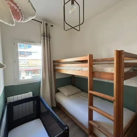 3 Pieces, Spacieux En Plein Centre Ле дез Альп