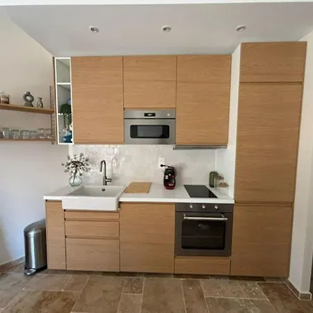 3 Pieces, Spacieux En Plein Centre *