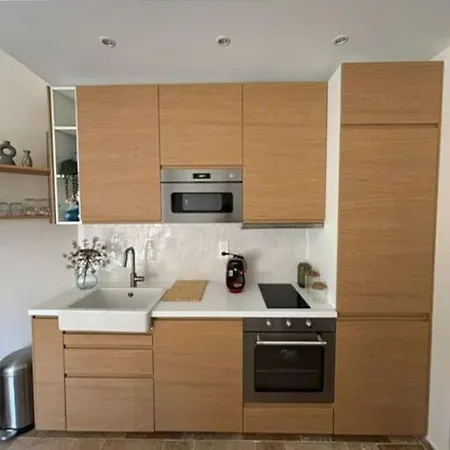 3 Pieces, Spacieux En Plein Centre *