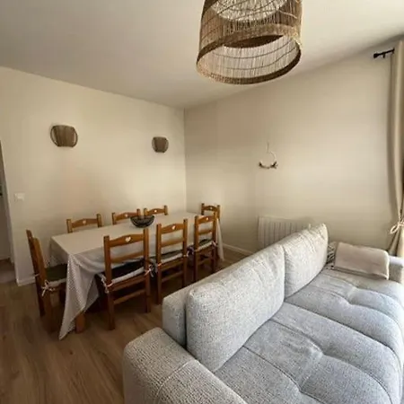 3 Pieces, Spacieux En Plein Centre Apartment *