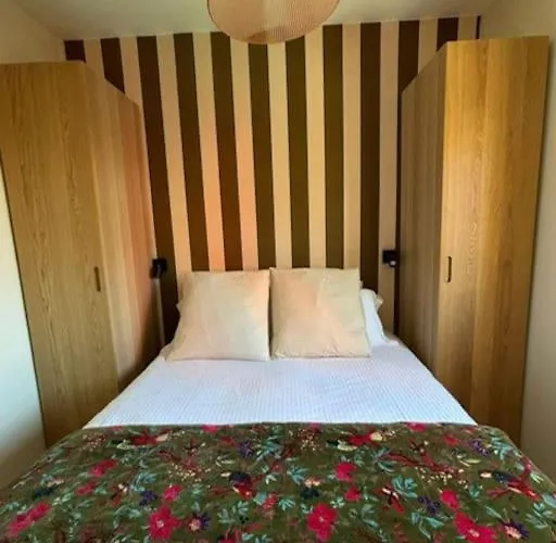 דירה 3 Pieces, Spacieux En Plein Centre לס דה-אלפס