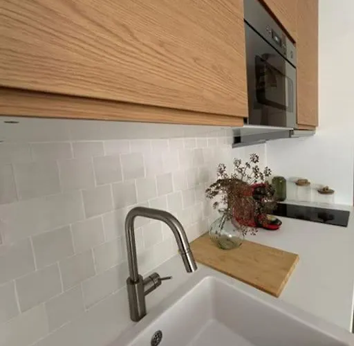 3 Pieces, Spacieux En Plein Centre *