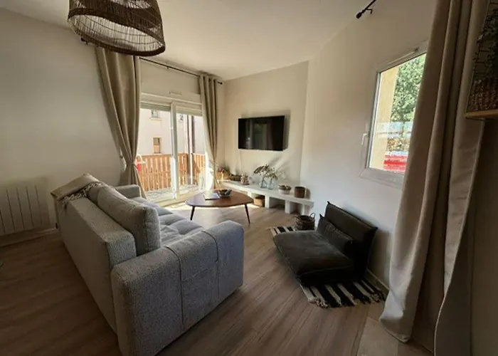 3 Pieces, Spacieux En Plein Centre Ле дез Альп