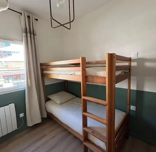 דירה 3 Pieces, Spacieux En Plein Centre