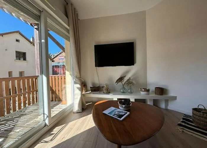 3 Pieces, Spacieux En Plein Centre דירה *