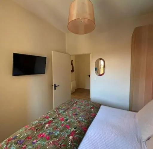 Апартаменты 3 Pieces, Spacieux En Plein Centre Ле дез Альп