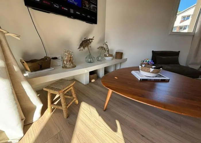 דירה 3 Pieces, Spacieux En Plein Centre